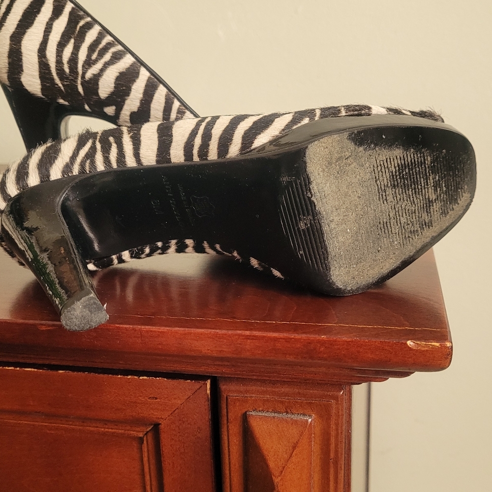 Zebra High Heels ๐ - Picture 7 of 9